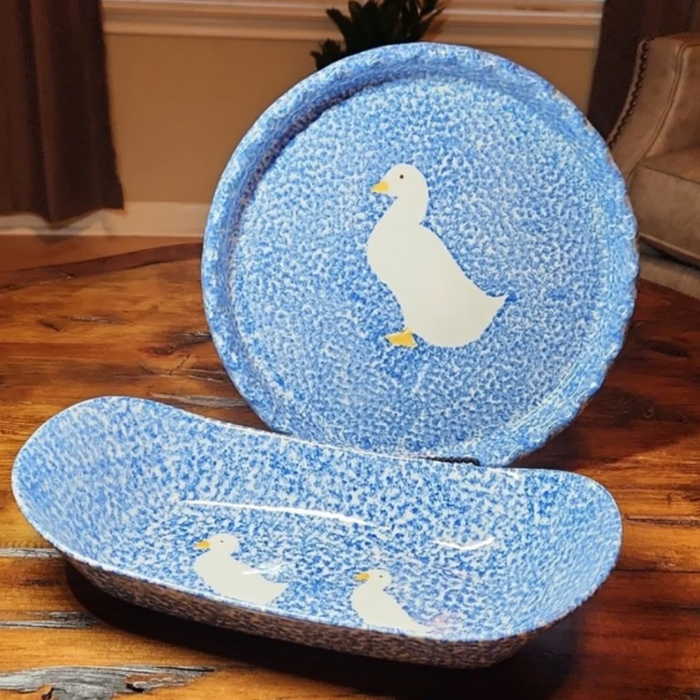 H.S. Gustin Co Pottery Blue Stipple Goose Bread Basket / Serving Bowl